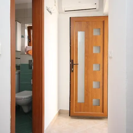 With A Parking Space Jelsa, Hvar - 8713 Apartment Jelsa (Hvar)